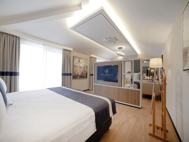 Luxury Studio Suite, Terrace, City View