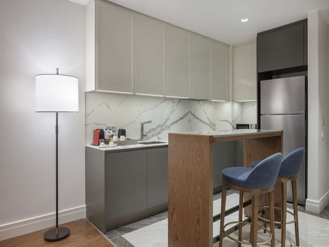 Family Room, 1 King Bed, Terrace