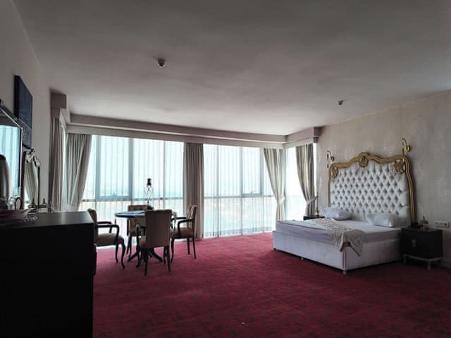 Honeymoon Room, 1 Queen Bed, City View