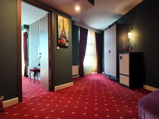 Superior Room, 1 Queen Bed, City View