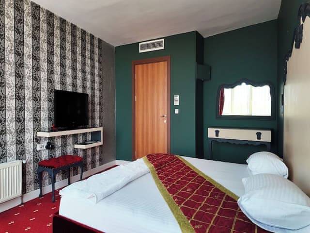 Superior Room, 1 Queen Bed, City View