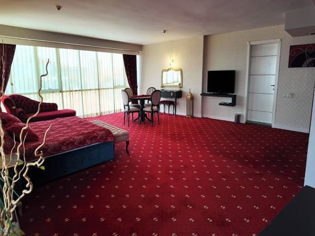 Superior Room, 1 Queen Bed, Bathtub, City View