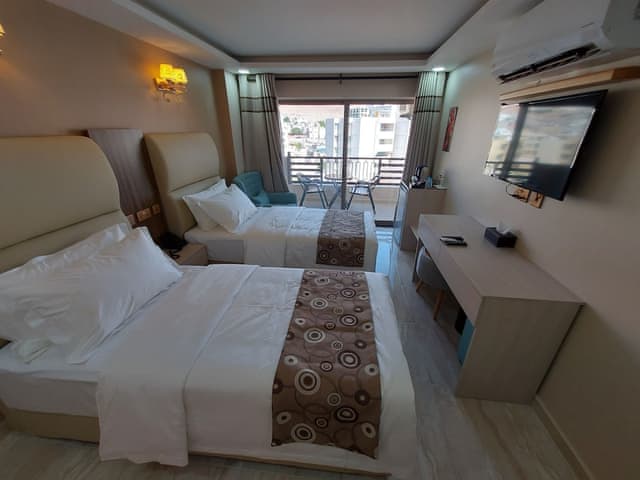 Twin Room, Mountain View with Balcony