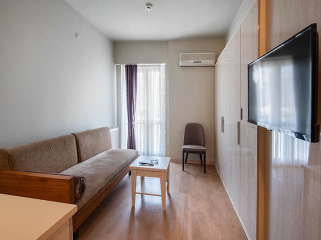 Family Room, Connecting Rooms