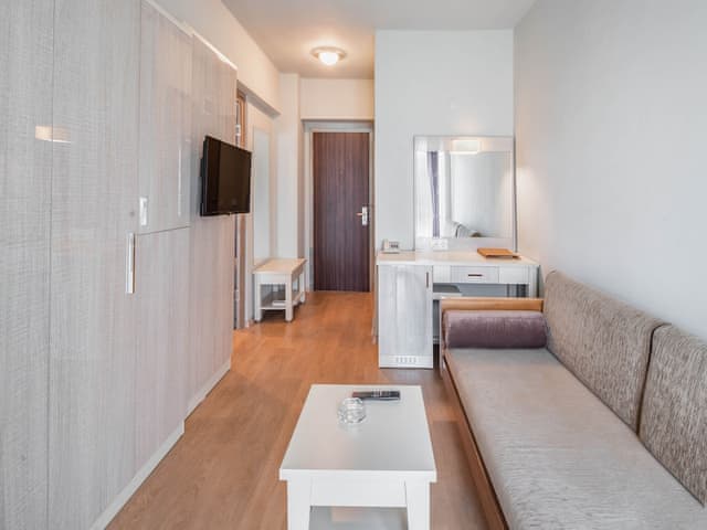 Family Room, Connecting Rooms