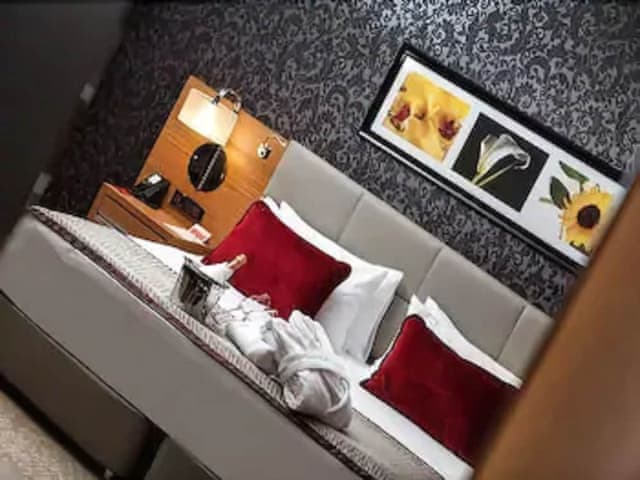 Superior Room, 1 King Bed, Smoking