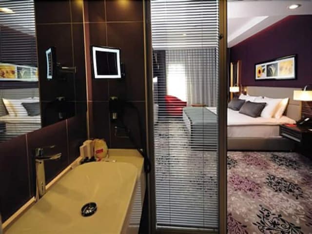 Suite, 1 King Bed, Smoking, Terrace