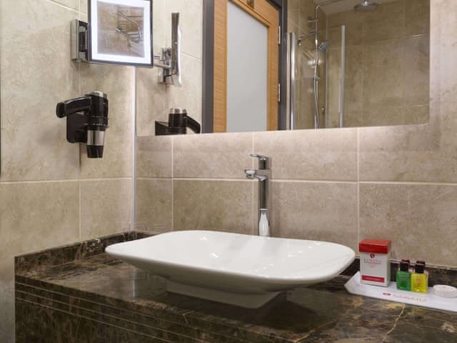 Superior Room, 1 King Bed, Smoking