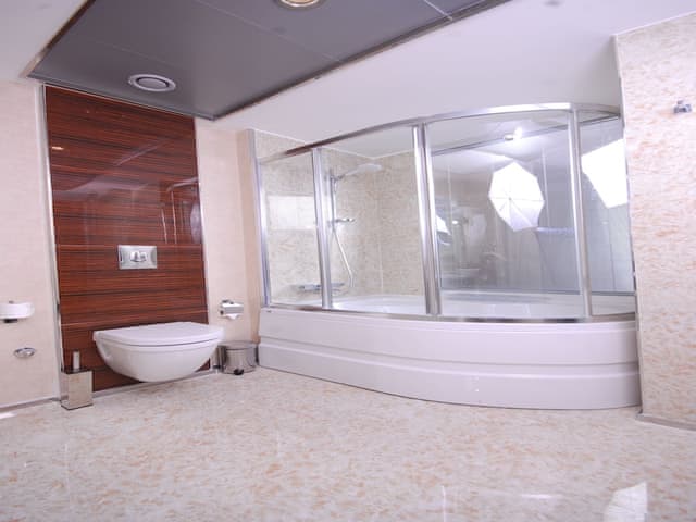 Suite, 1 King Bed, Jetted Tub