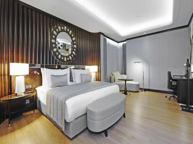 Suite, 1 Bedroom, Smoking, City View