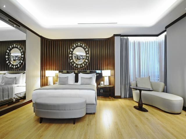 Suite, 1 Bedroom, Smoking, City View