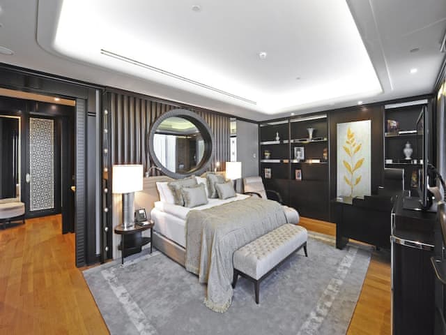 Suite, 1 King Bed, Smoking, Club Lounge Access (High Floor)