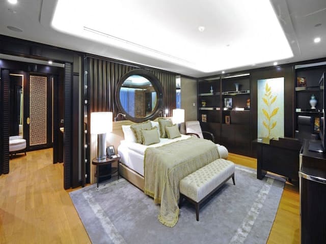 Suite, 1 King Bed, Smoking, Club Lounge Access (High Floor)