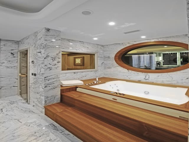 Suite, 1 King Bed, Smoking, Club Lounge Access (High Floor)