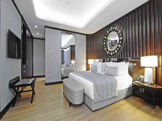 Standard Room, 1 King Bed, Smoking, City View