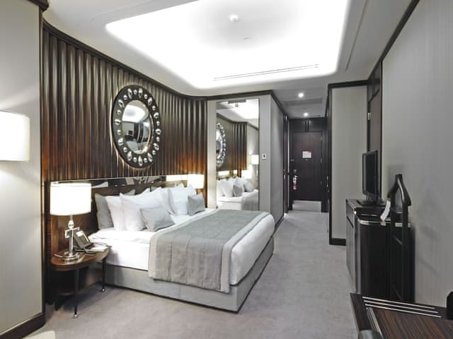 Standard Room, 1 King Bed, Club Lounge Access (High Floor)
