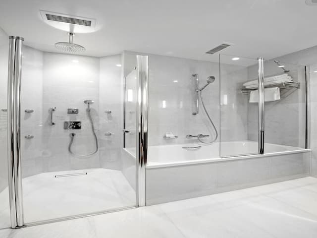 Premium Room, 1 King Bed, Corner