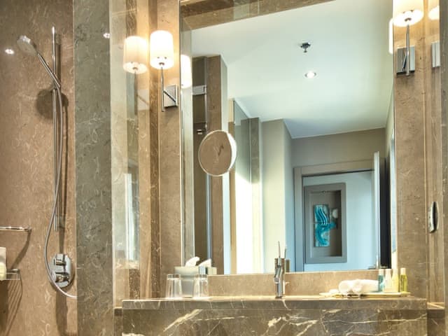 Deluxe Room, 2 Twin Beds, City View