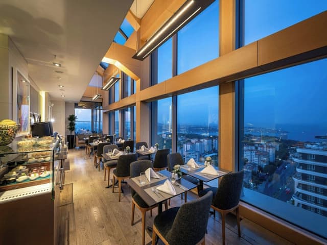 Club Room, 1 King Bed