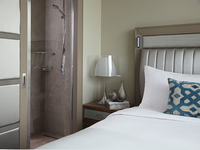 Club Room, 1 King Bed