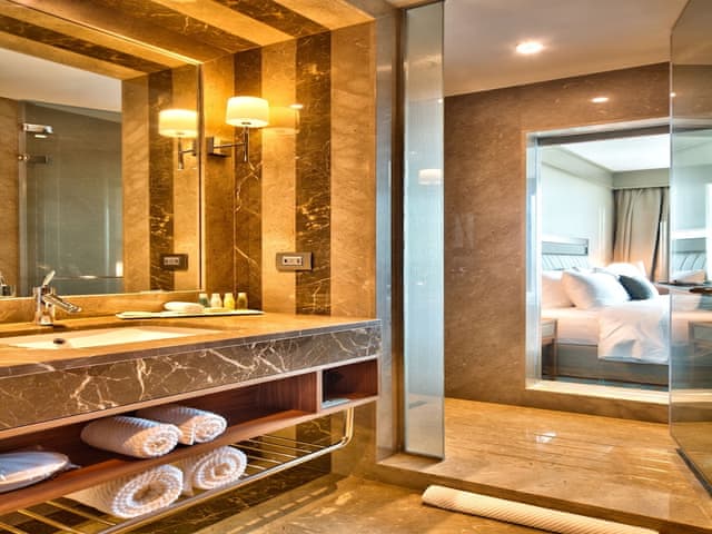 Deluxe Room, 1 King Bed, Sea View