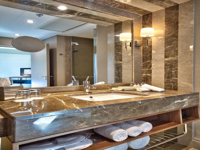 Deluxe Room, 2 Twin Beds, Sea View