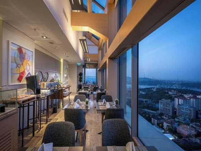 Club Room, 1 King Bed