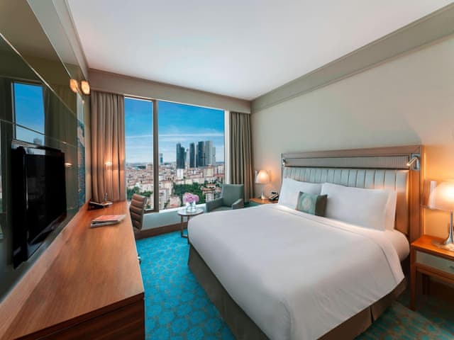 Deluxe Room, 1 King Bed, City View