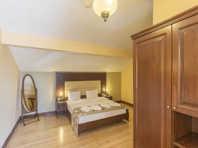 Deluxe Room, 1 King Bed with Sofa bed