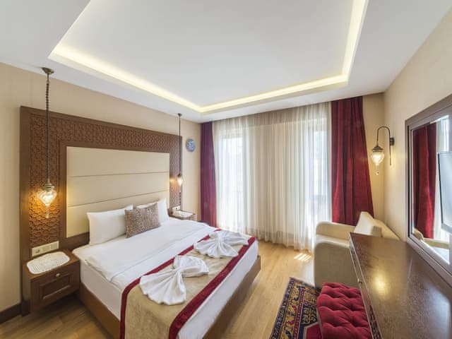 Deluxe Room, 1 King Bed with Sofa bed