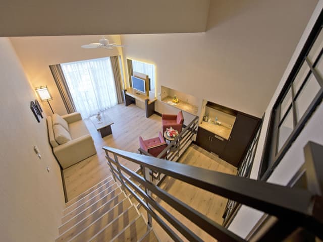 Deluxe Room, Jetted Tub