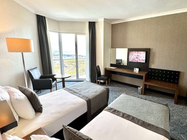 Deluxe Room, 1 Twin Bed, Non Smoking (Sea and City View)