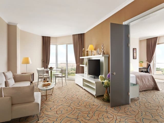 Deluxe Suite, City View (Sea and City View)