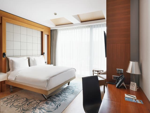 Superior Room, 1 King Bed, Garden View