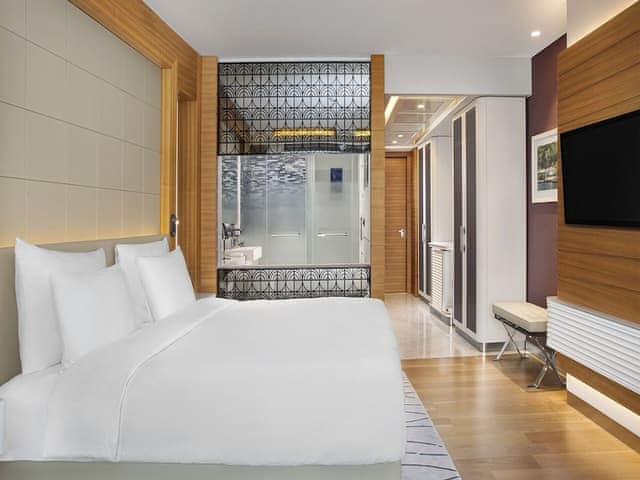 Deluxe Room, 1 King Bed, Garden View