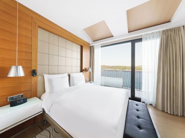 signature suite bopshorus view