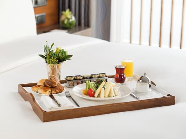Deluxe Room, 1 King Bed, Garden View