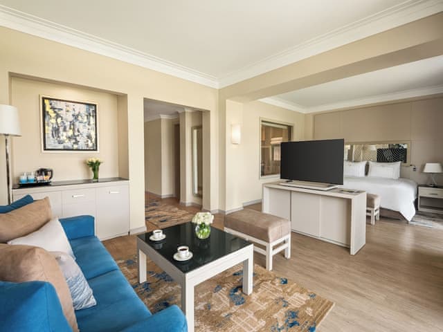 Junior Suite Twin Bed