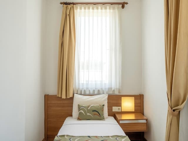 Standard Triple Room, Corner