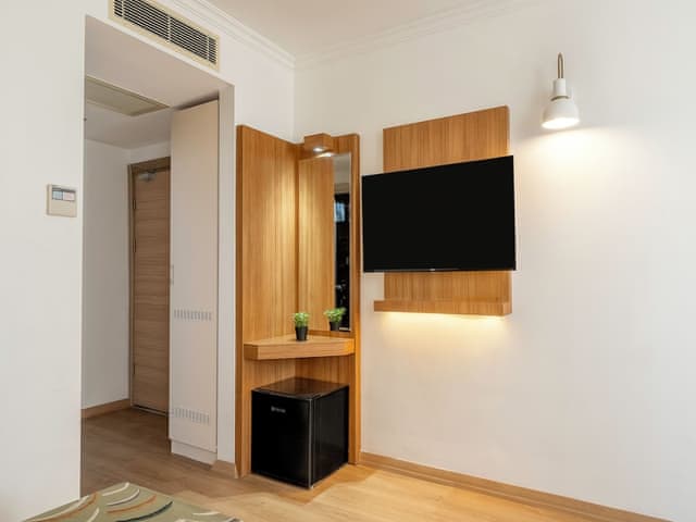 Standard Triple Room, Corner