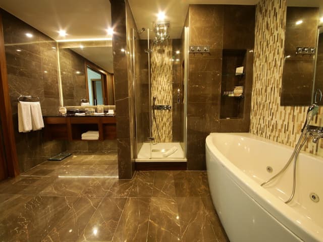 Presidential Suite, 1 King Bed, Jetted Tub, Sea Facing