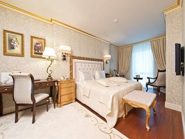 Suite with King Size Bed