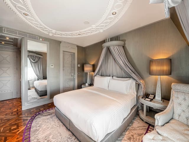 Executive Suite, 1 King Bed, Sea View (Club Acess)