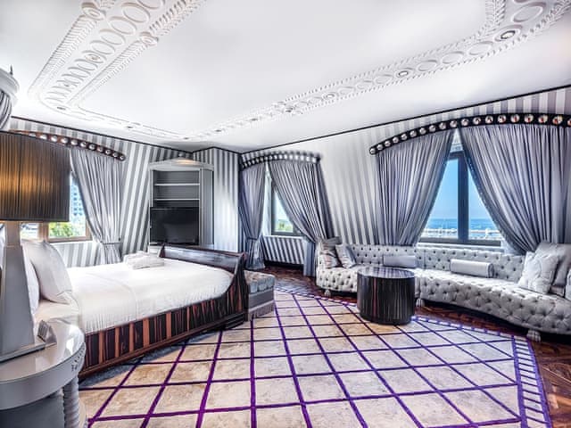 Presidential Suite, 1 King Bed, Hot Tub (Sauna)