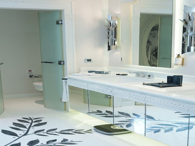 Executive Suite, 1 King Bed, Sea View (Club Acess)