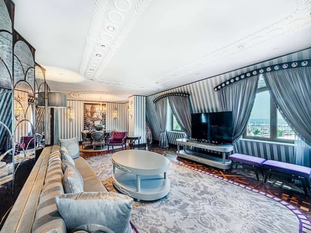 Presidential Suite, 1 King Bed, Hot Tub (Sauna)