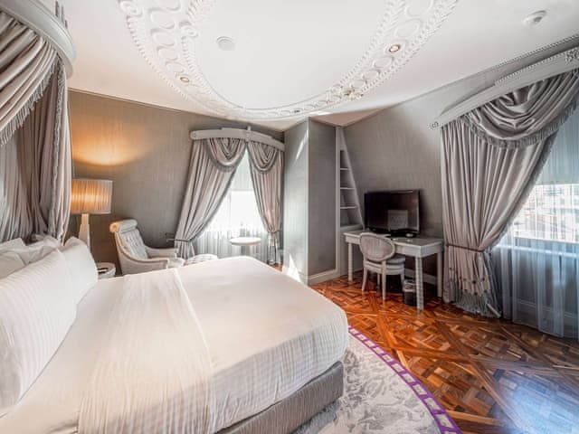 Executive Suite, 1 King Bed, Sea View (Club Acess)