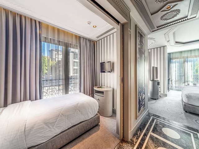 Family Suite, 1 King Bed