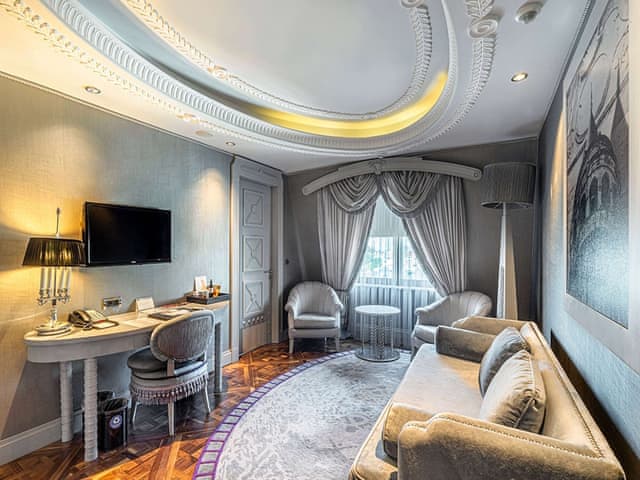 Executive Suite, 1 King Bed, Sea View (Club Acess)