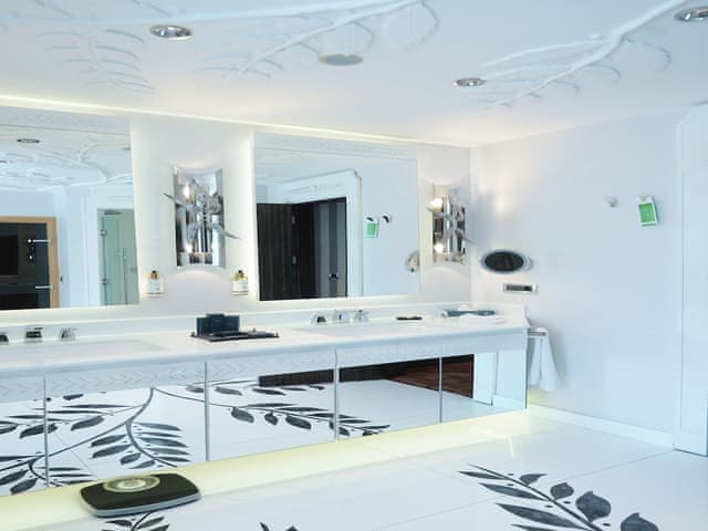 Presidential Suite, 1 King Bed, Hot Tub (Sauna)
